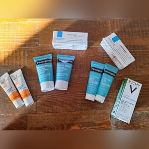 9 Samples Of Skincare Products.